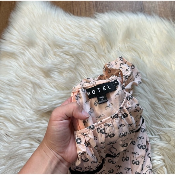 MOTEL Savio Mini Dress In Cherry Pink Bow Print - Picture 7 of 7